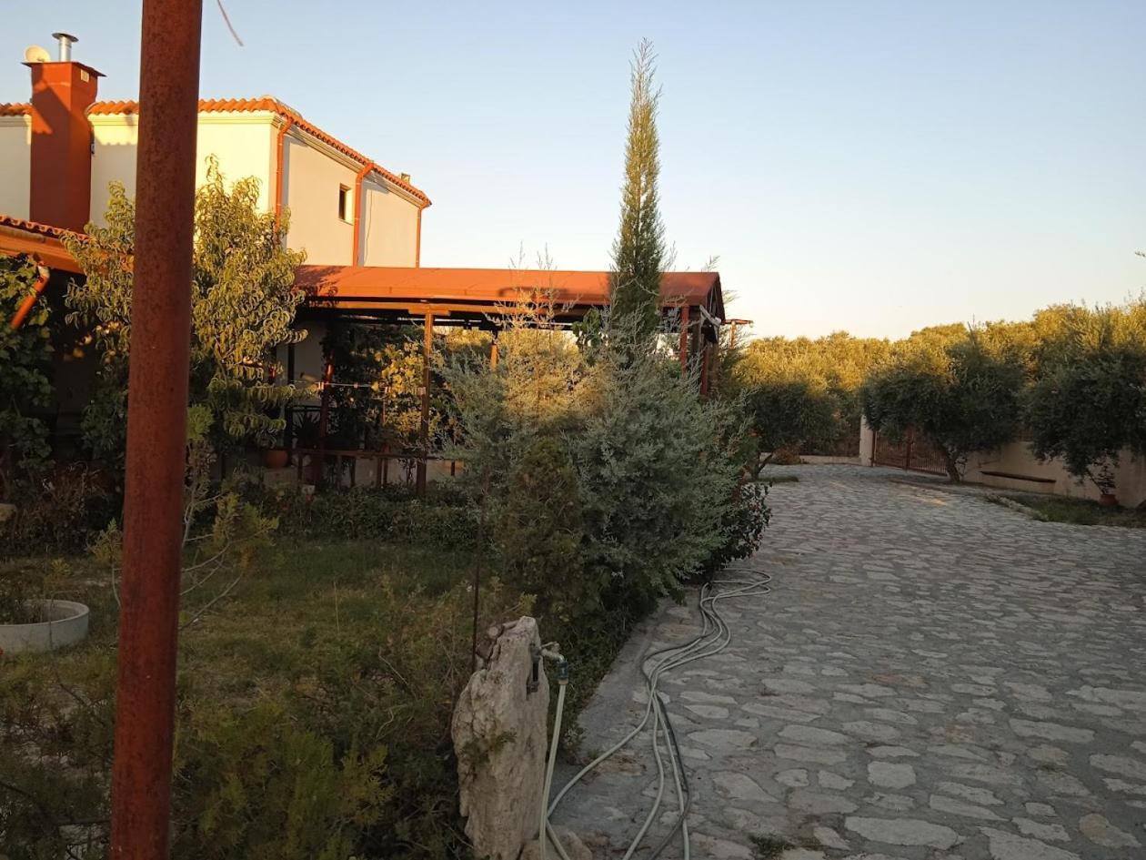 Fοivos And Athina Villas Archanes Buitenkant foto